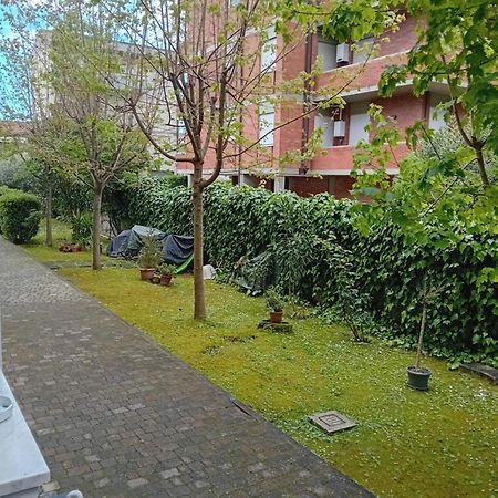 Casa Vacanze Lida Марина ди Карара Екстериор снимка