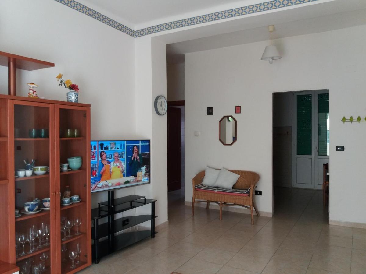 Casa Vacanze Lida Марина ди Карара Екстериор снимка