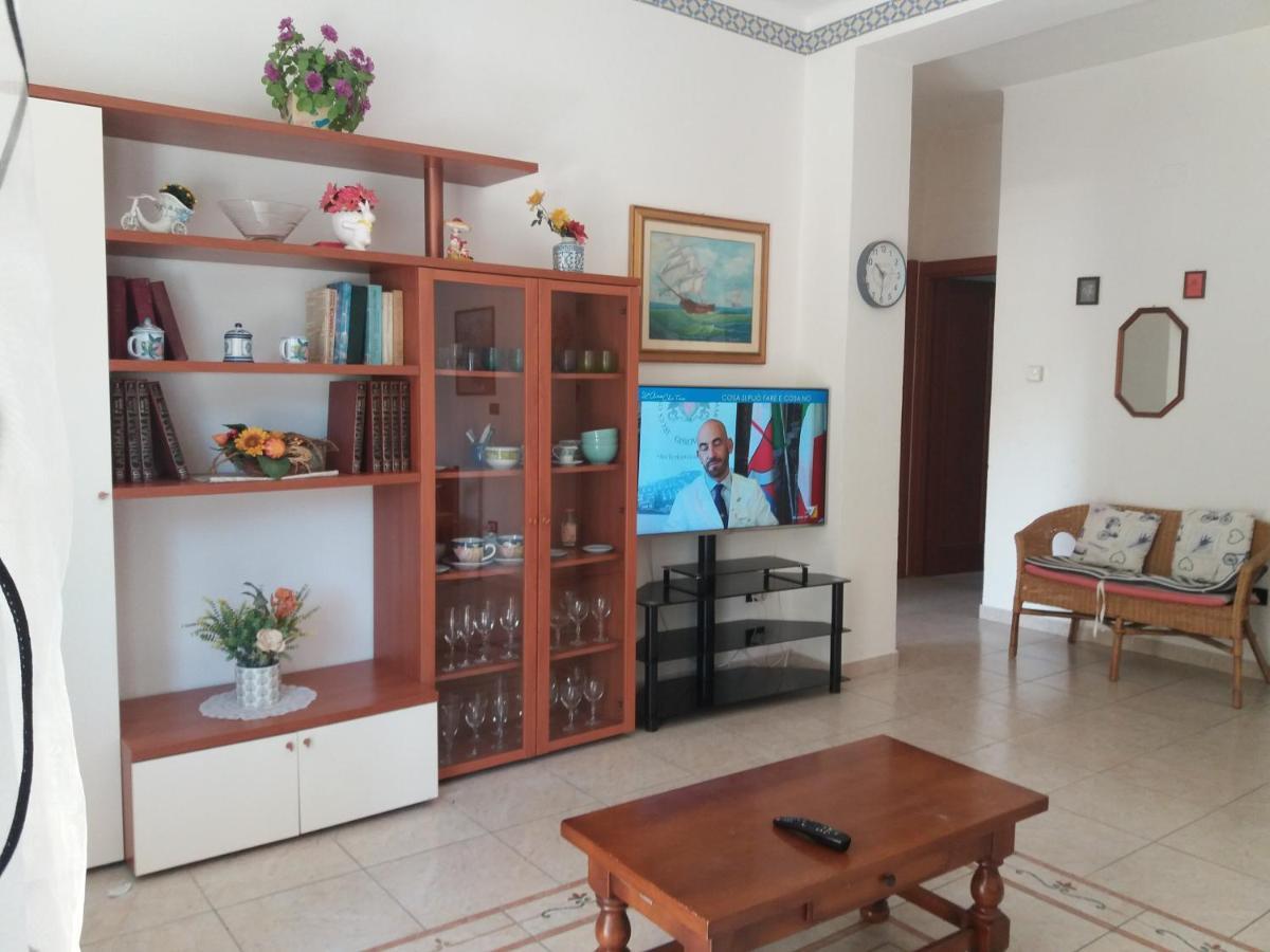 Casa Vacanze Lida Марина ди Карара Екстериор снимка